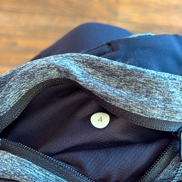 Lululemon Speed Up Tight Leggings | Size 4 - Picture 6 of 7